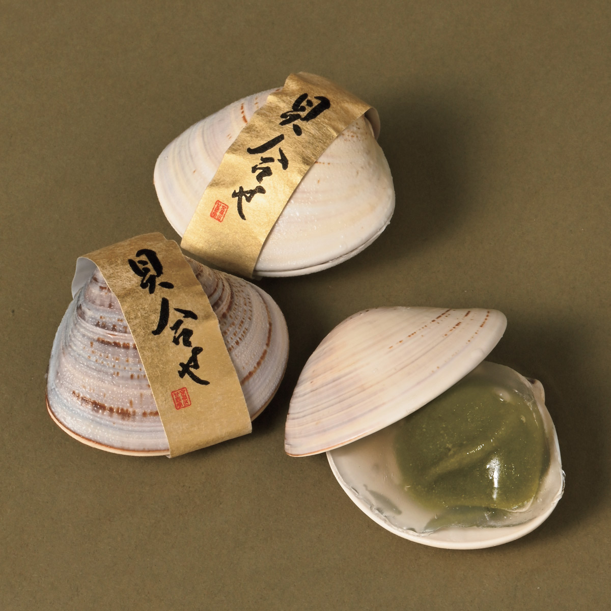 美人秘書の手土産！ ［甘春堂の貝合せ］平安王朝の雅を伝える歌合わせ